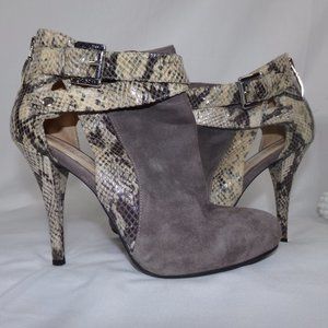 Guess Conetta Gray Ankle Bootie Women's Size 7.5